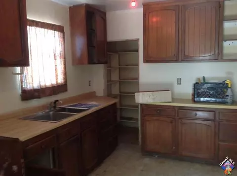 43523 6th St, Lancaster, CA 93535 photo 2