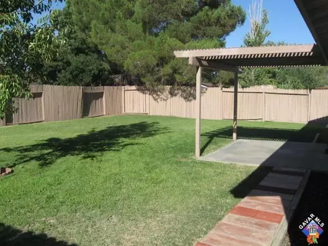 1025 Lightcap St, Lancaster, CA 93535 photo 13
