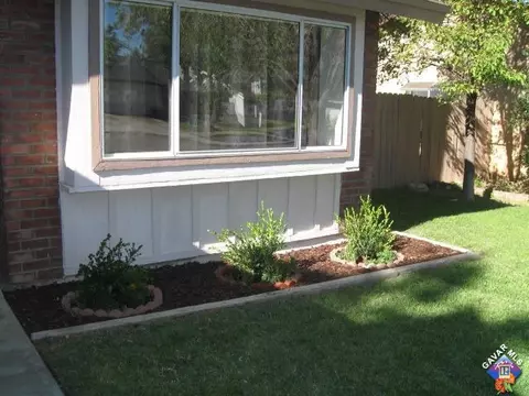 1025 Lightcap St, Lancaster, CA 93535 photo 3