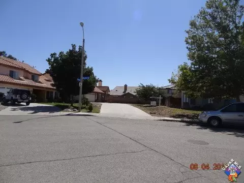 37080 Boxleaf Rd, Palmdale, CA 93550 photo 2