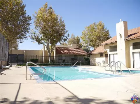 44200 Kingtree Ave #32, Lancaster, CA 93534 photo 4