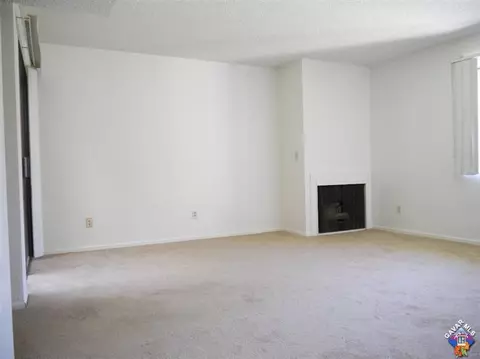 44200 Kingtree Ave #32, Lancaster, CA 93534 photo 7