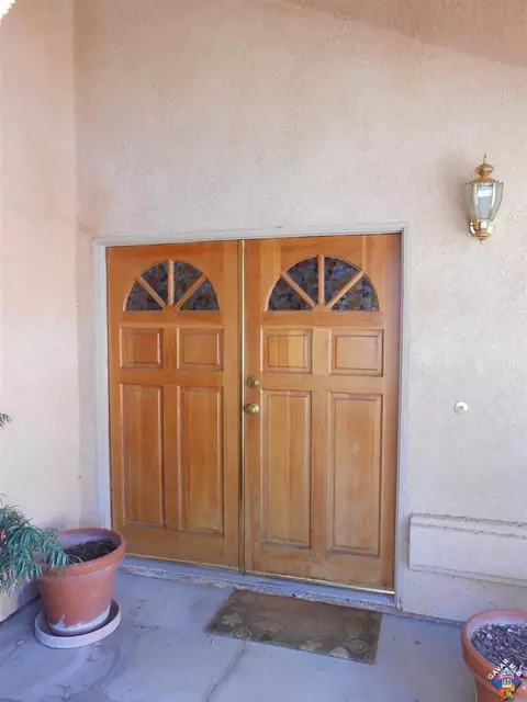 6113 Meredith Ave, Palmdale, CA 93552 photo 2