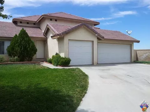 38253 Bee Ct, Palmdale, CA 93550 photo 2