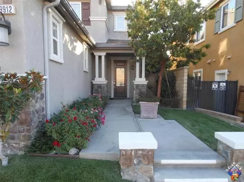 19912 Holly Dr, Santa Clarita, CA 91350 photo 2