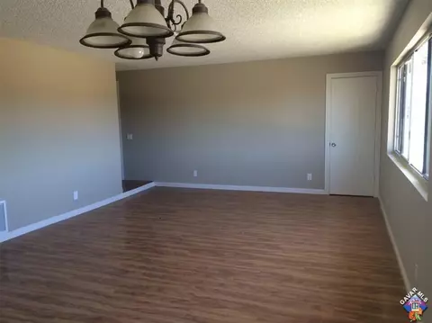 38646 5th St, Palmdale, CA 93550 photo 6