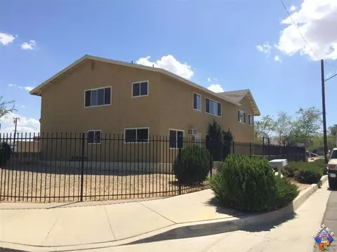 38646 5th St, Palmdale, CA 93550 photo 2