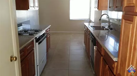 38514 36th St E, Palmdale, CA 93550 photo 4