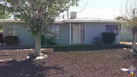 38514 36th St E, Palmdale, CA 93550 photo 1