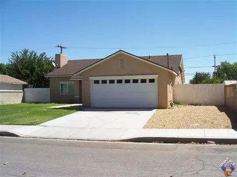 44350 Fenhold St, Lancaster, CA 93535 photo 2