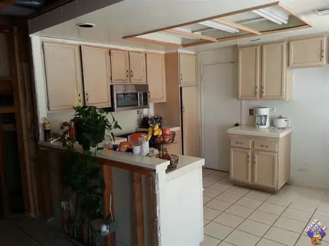 3156 Thomas Ave, Palmdale, CA 93550 photo 2