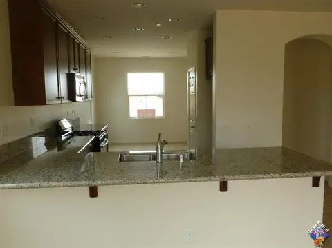 2109 Jenner St E, Lancaster, CA 93535 photo 4