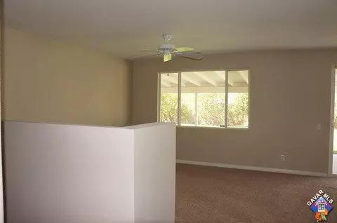 45865 17th St, Lancaster, CA 93534 photo 2