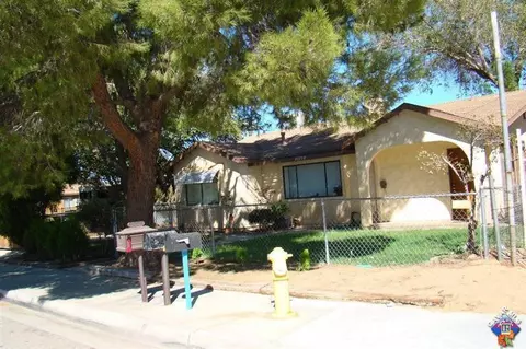 43310 E 7th St, Lancaster, CA 93535 photo 1