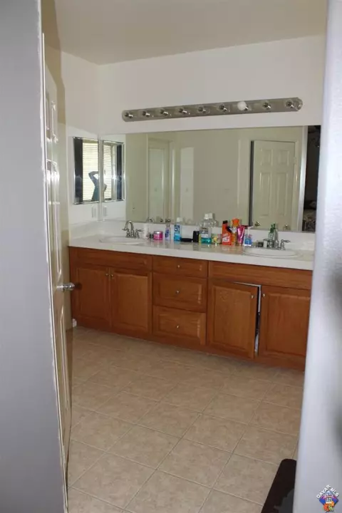 2724 E Norberry St, Lancaster, CA 93535 photo 14