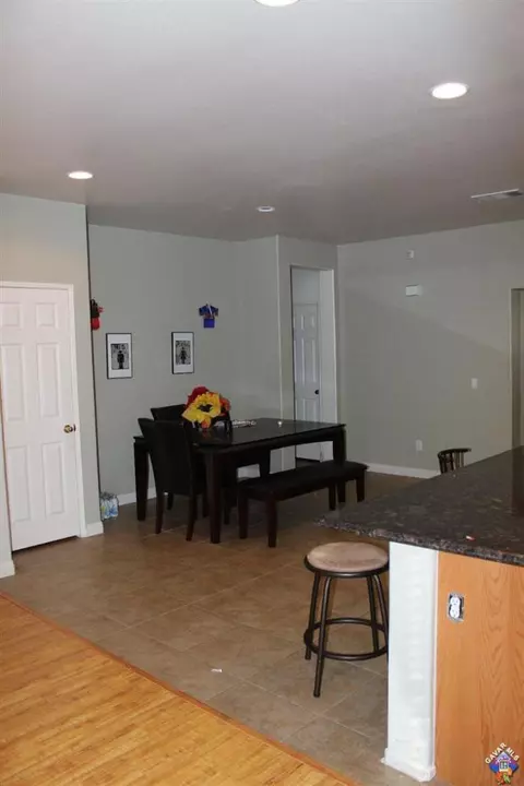 2724 E Norberry St, Lancaster, CA 93535 photo 10