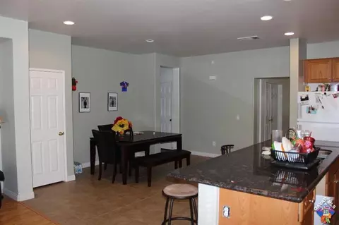 2724 E Norberry St, Lancaster, CA 93535 photo 9