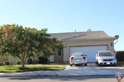 2724 E Norberry St, Lancaster, CA 93535 photo 2
