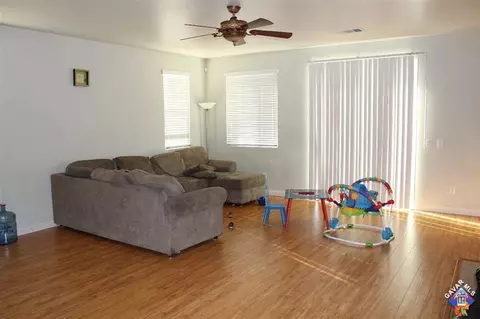 2724 E Norberry St, Lancaster, CA 93535 photo 4