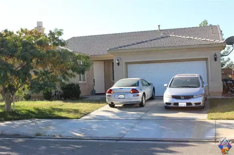 2724 E Norberry St, Lancaster, CA 93535 photo 1