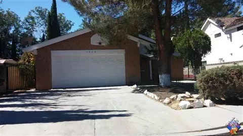 1020 Morven St, Lancaster, CA 93535 photo 1