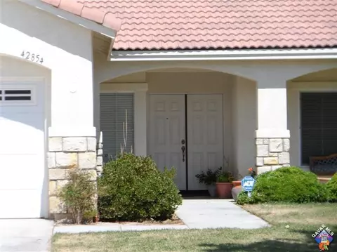 42854 Fairlee Dr, Lancaster, CA 93536 photo 2
