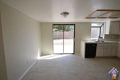 37906 33rd Pl, Palmdale, CA 93550 photo 4