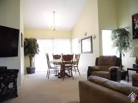 45032 Bevington Ave, Lancaster, CA 93535 photo 4