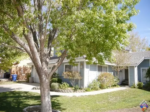 45032 Bevington Ave, Lancaster, CA 93535 photo 3
