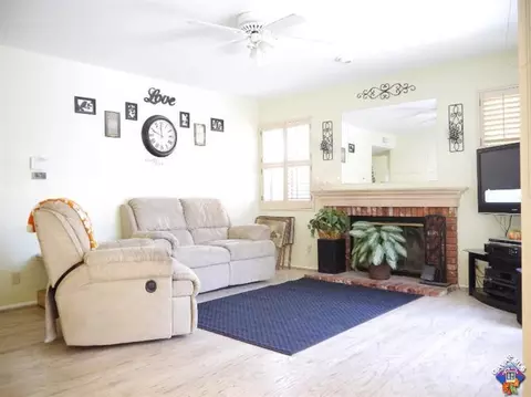 45032 Bevington Ave, Lancaster, CA 93535 photo 8