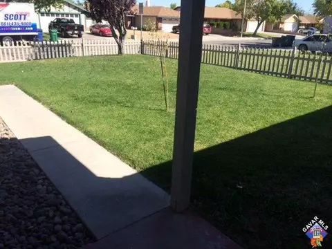 2312 Dallin St W, Lancaster, CA 93536 photo 3