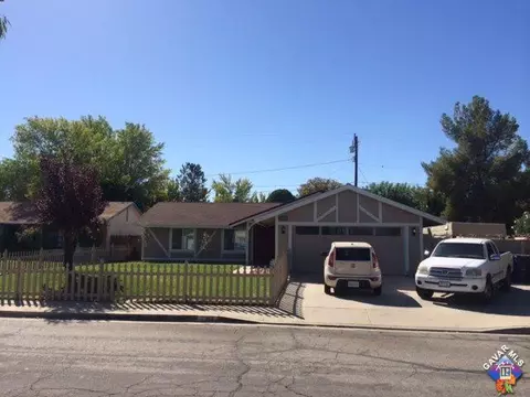 2312 Dallin St W, Lancaster, CA 93536 photo 2