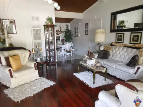 45447 Genoa Ave, Lancaster, CA 93534 photo 2
