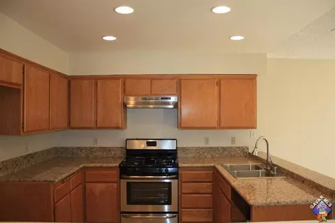 1536 High Point Dr, Palmdale, CA 93550 photo 4