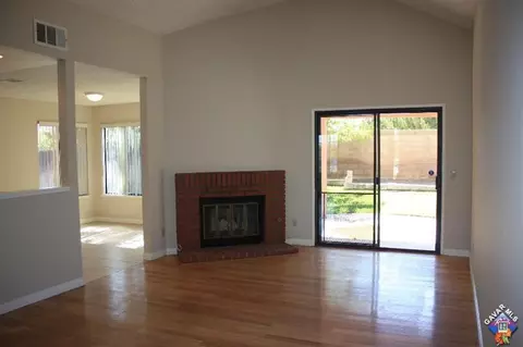 1536 High Point Dr, Palmdale, CA 93550 photo 3
