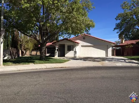 1347 Pasteur Dr, Lancaster, CA 93535 photo 1