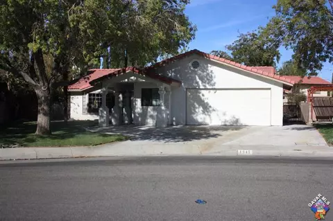 1347 Pasteur Dr, Lancaster, CA 93535 photo 2
