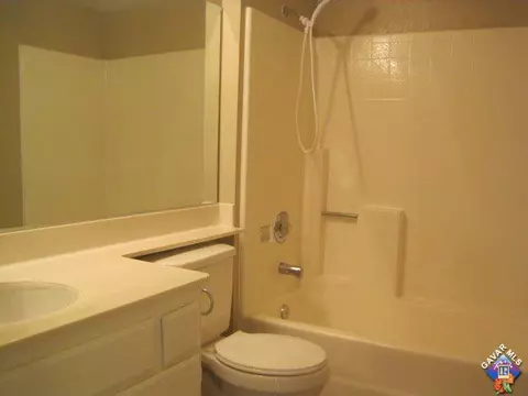 1824 E Newgrove St, Lancaster, CA 93535 photo 8