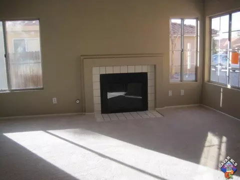 1824 E Newgrove St, Lancaster, CA 93535 photo 3