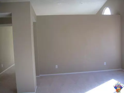 1824 E Newgrove St, Lancaster, CA 93535 photo 5