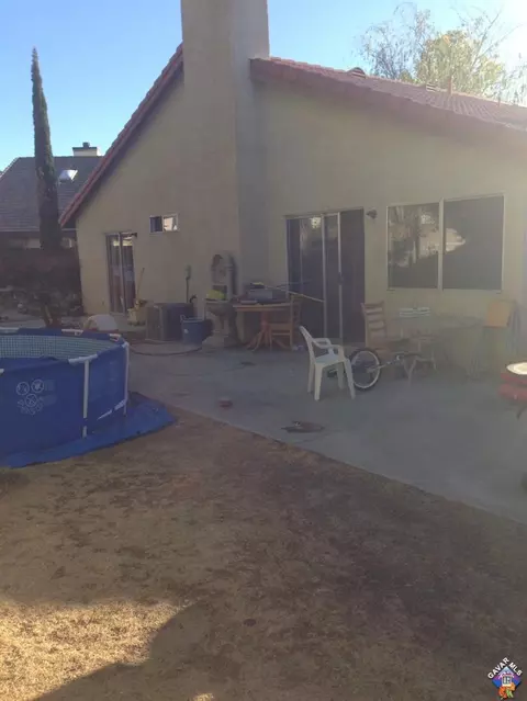 37624 42nd St, Palmdale, CA 93552 photo 2