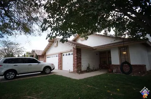 45840 Picadilly St, Lancaster, CA 93534 photo 3