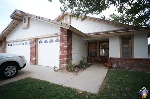 45840 Picadilly St, Lancaster, CA 93534 photo 2