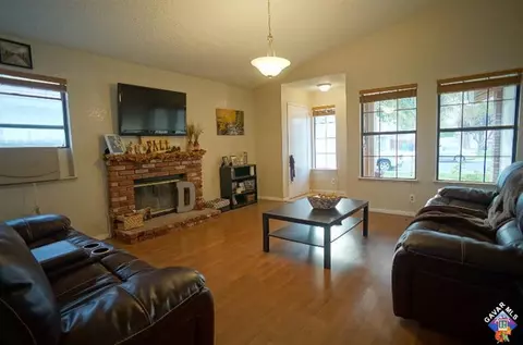 45840 Picadilly St, Lancaster, CA 93534 photo 4