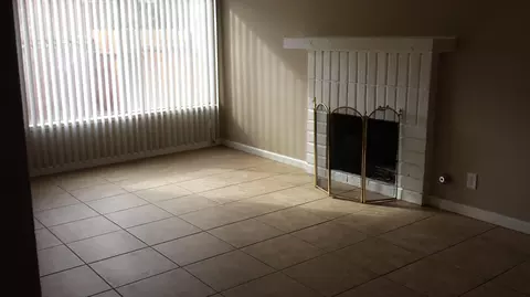 44560 Benald St, Lancaster, CA 93535 photo 3
