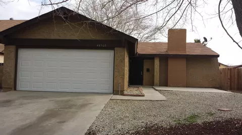 44560 Benald St, Lancaster, CA 93535 photo 1