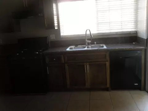 632 Eston Pl, Lancaster, CA 93535 photo 6