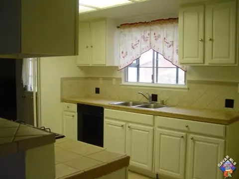 1806 Avenue R2 E, Palmdale, CA 93550 photo 2