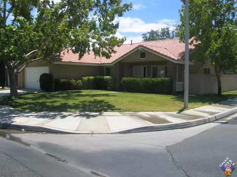 404 Avenue J12 E, Lancaster, CA 93535 photo 2