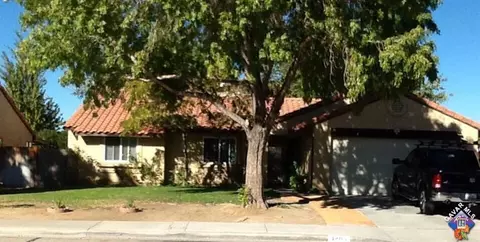 4805 E Halen St, Palmdale, CA 93552 photo 1